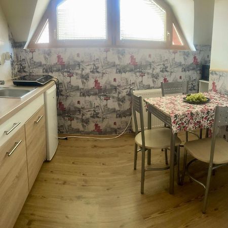 Aranylo Apartmanhaz Hajduszoboszlo Exterior photo