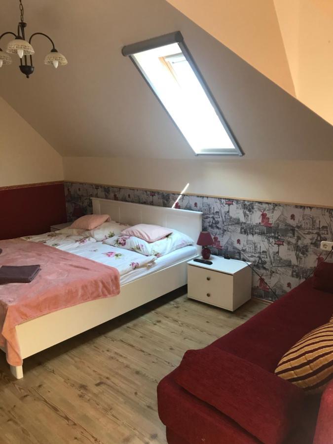 Aranylo Apartmanhaz Hajduszoboszlo Exterior photo