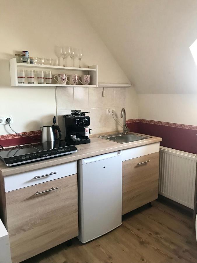 Aranylo Apartmanhaz Hajduszoboszlo Exterior photo
