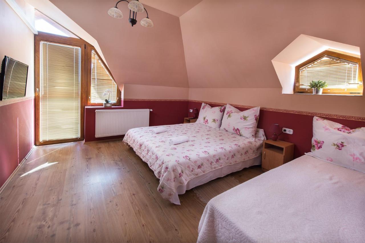 Aranylo Apartmanhaz Hajduszoboszlo Exterior photo